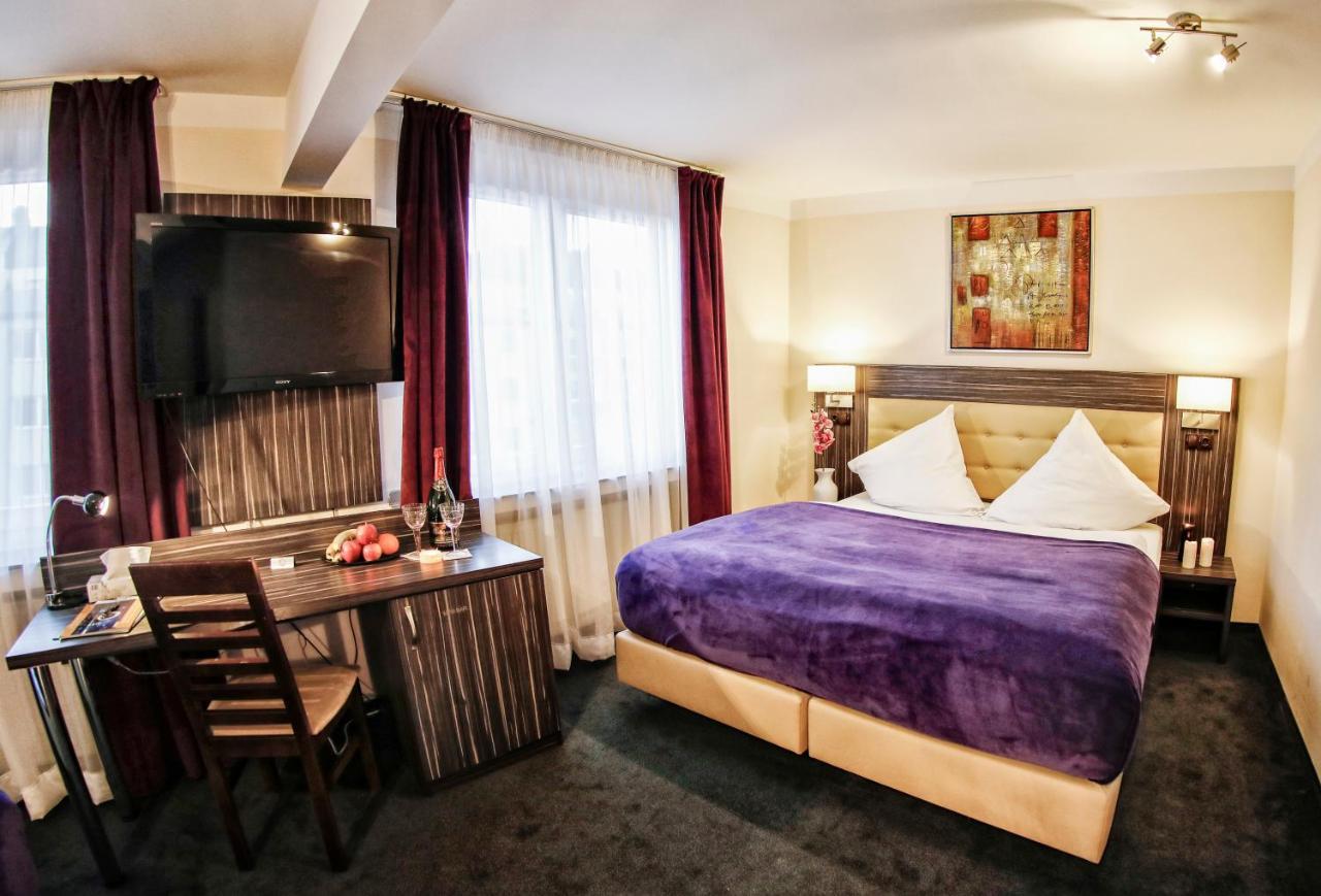 Famosa 3* Düsseldorf